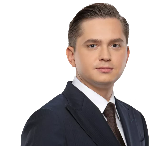 АЛРУД — это фирма, которая сфокусирована на постоянном и долгосрочном развитии каждого члена команды. Каждый человек — это важнейшая ценность фирмы и неотъемлемая часть ежедневной работы единого механизма, который на протяжении более 30 лет предоставляет своим клиентам юридические услуги уровня лучших международных юридических фирм. С первого дня работы в АЛРУД, ещё будучи помощником юриста, я был вовлечен в работу над сделками исторического масштаба. Я выбрал АЛРУД, так как с первой встречи с командой фирмы понял, что, отдавая фирме силы и время, получу все возможности, ресурсы и поддержку, чтобы вырасти в настоящего профессионала своего дела.